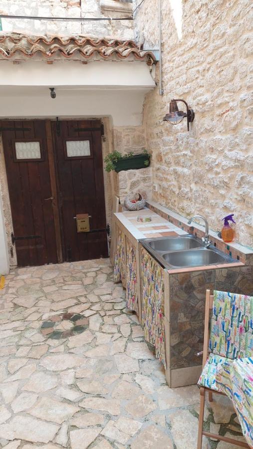 Studio With Garden In Rovigno Esterno foto