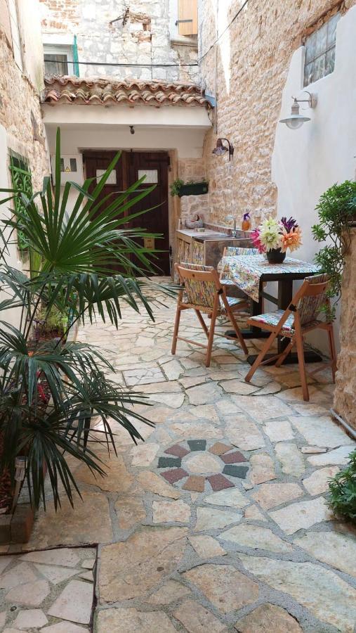 Studio With Garden In Rovigno Esterno foto