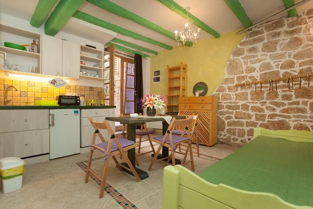 Studio With Garden In Rovigno Esterno foto