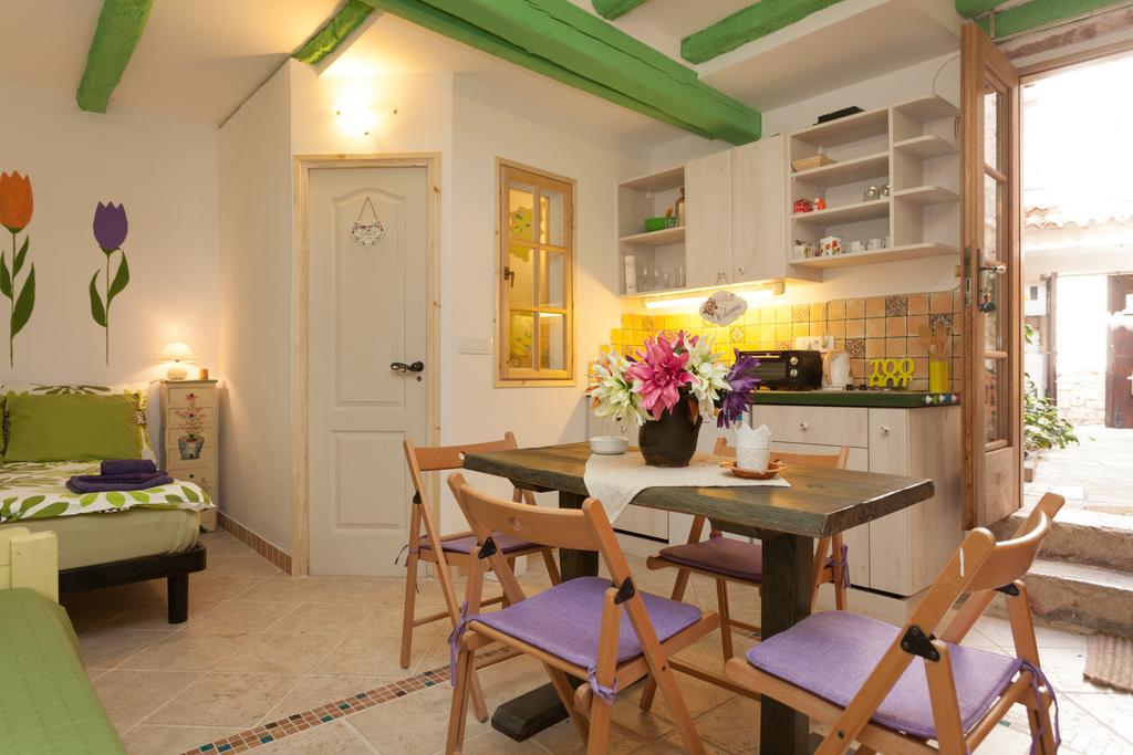 Studio With Garden In Rovigno Esterno foto